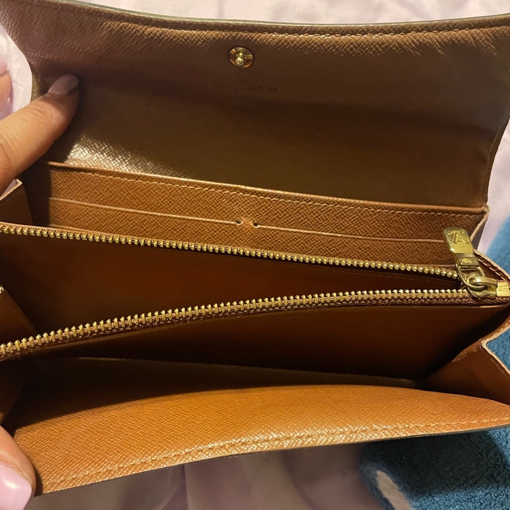 Louis Vuitton Brown and Gold Monogram Clutch - Picture 5 of 10